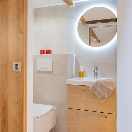 דירה Old Town Duplex 3 People אנטיב